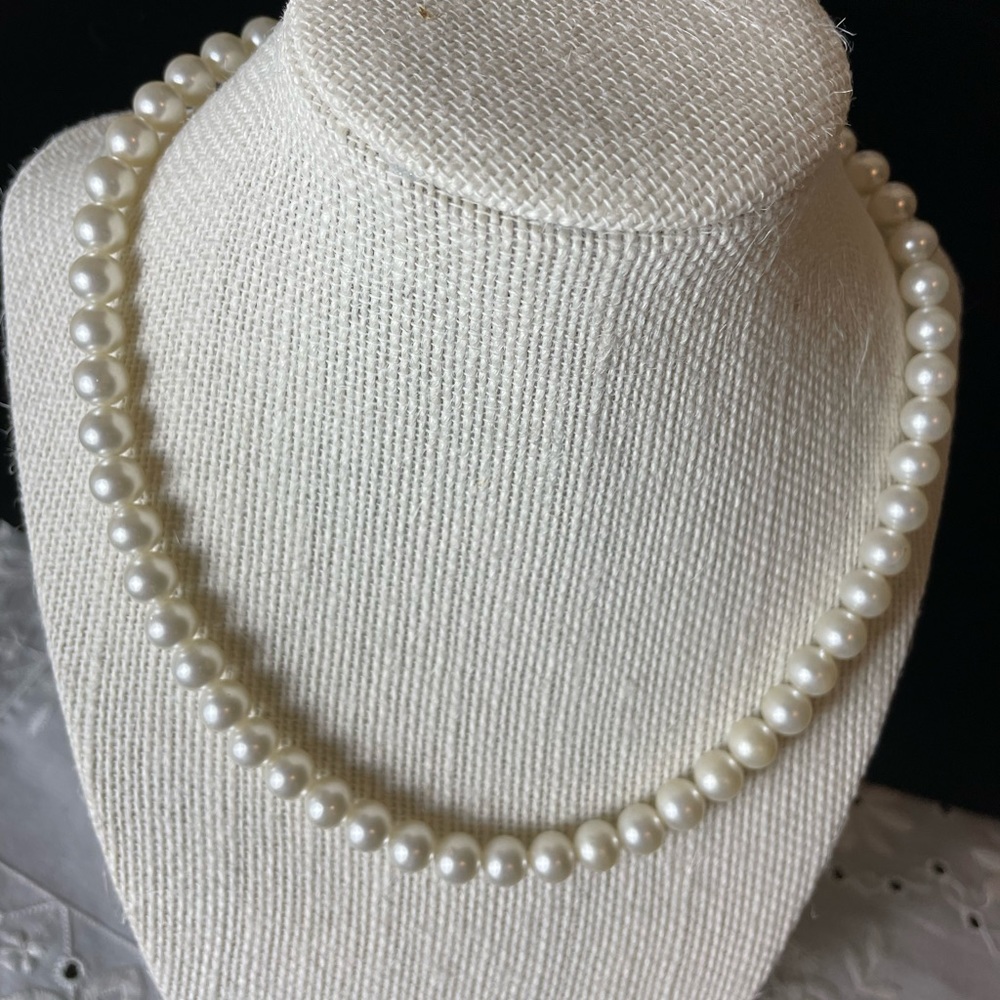 Vintage pearl necklace